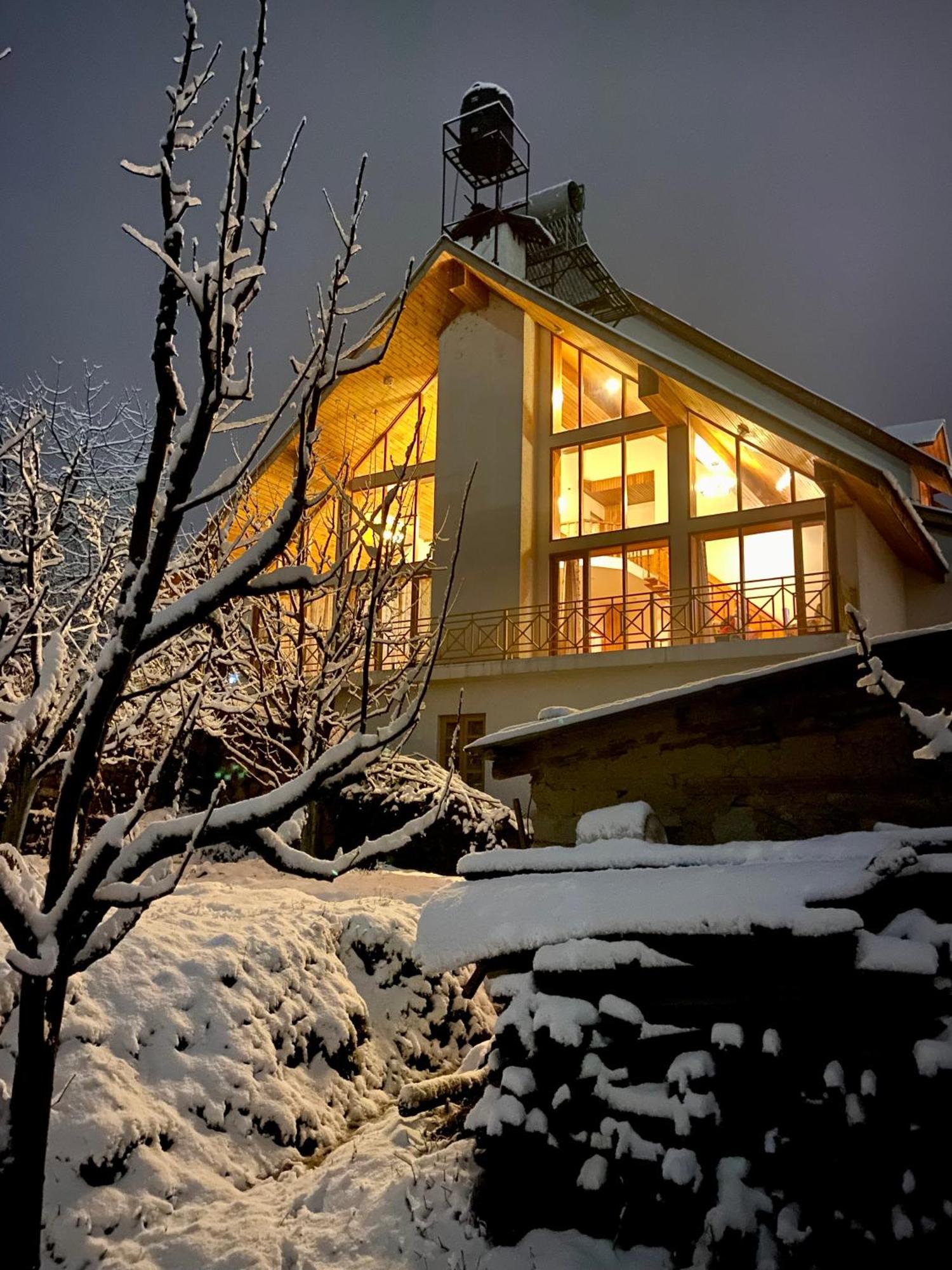 The Wooden Chalet, Manali Luaran gambar